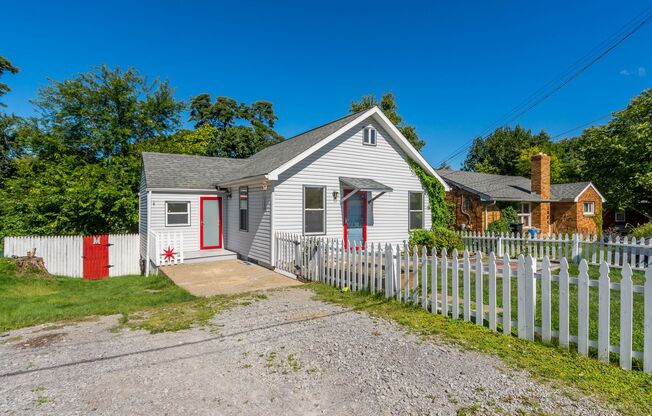 AVAILABLE SEPT 20TH, DON'T MISS THIS UPDATED 3 BEDROOM HOUSE IN MOON TOWNSHIP!