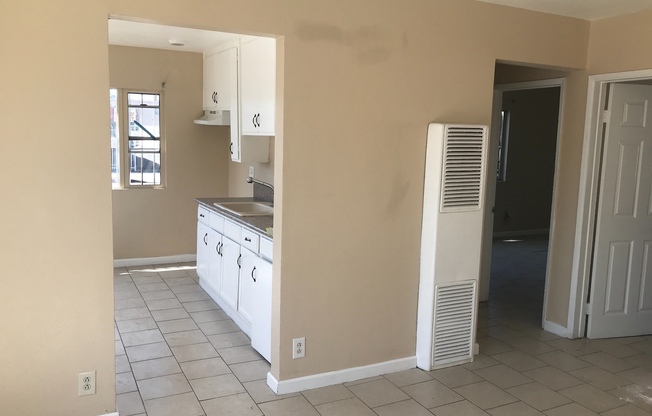 2 beds, 1 bath, $2,695, Unit 1