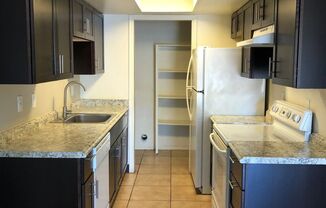 2 beds, 1 bath, 950 sqft, $1,325, Unit 111