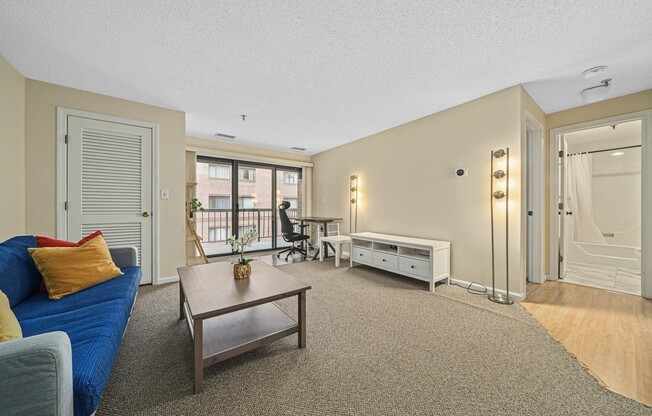 1 bed, 1 bath, 826 sqft, $2,500, Unit 708