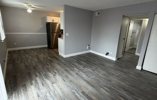 2 beds, 1 bath, 850 sqft, $1,300, Unit 8472-5