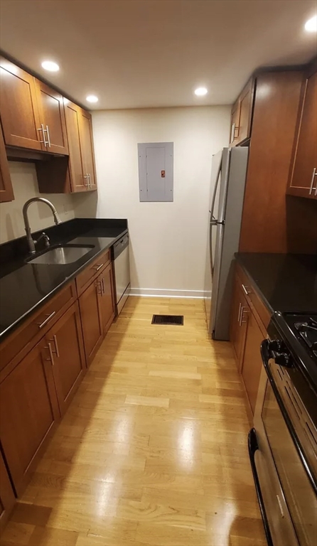 2 beds, 2 baths, 1,105 sqft, $4,200, Unit 111