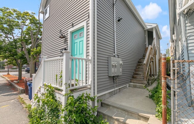 25 BEACHLAND AVE