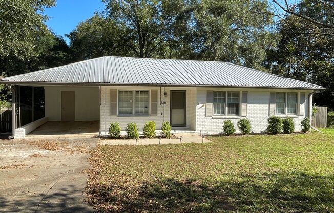 130 Derby Street | 3 BED 1.5 BATH CLOSE TO CAMPUS