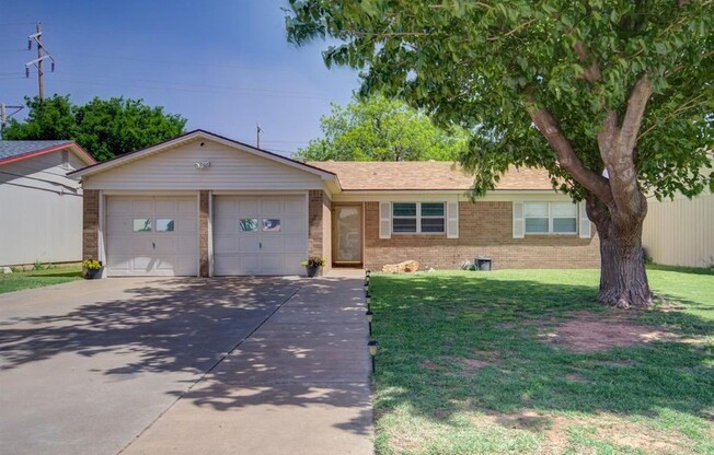 3 bed 2 bath - New flooring and paint coming soon!