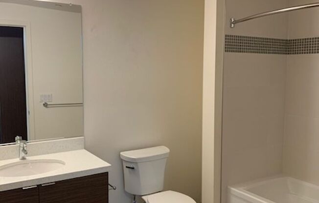 Studio, 1 bath, 524 sqft, $2,375