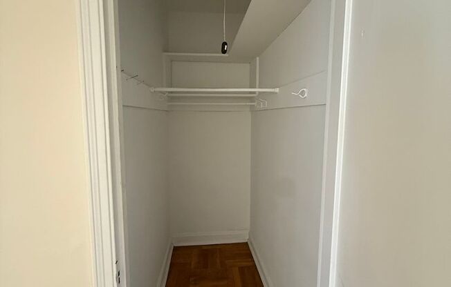 1 bed, 1 bath, 768 sqft, $1,450, Unit Royal York 804