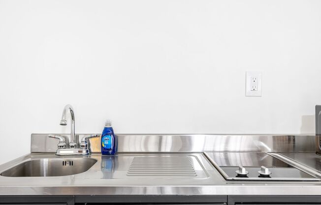 Studio, 1 bath, 540 sqft, $1,950, Unit 106