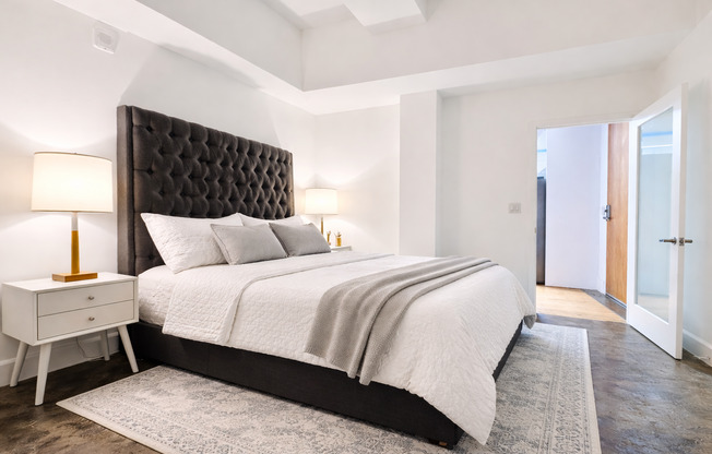 2 beds, 1 bath, 950 sqft, $2,950, Unit 709