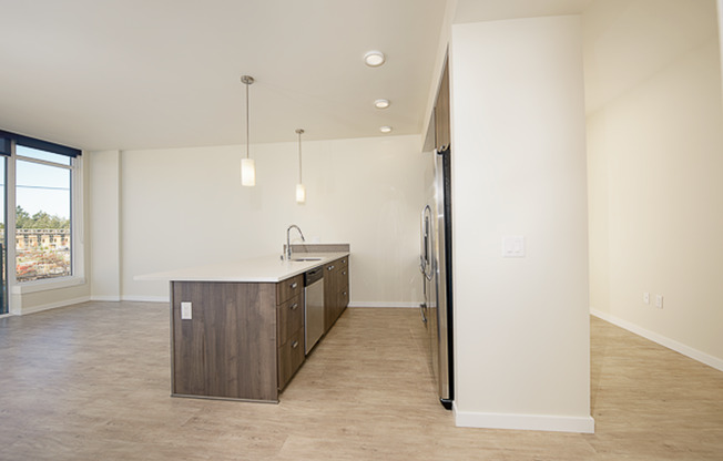 1 bed, 1 bath, 718 sqft, $3,599, Unit 909