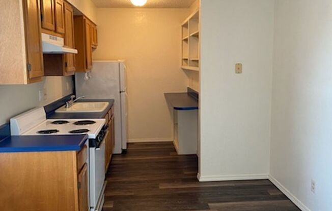 1 bed, 1 bath, 640 sqft, $750, Unit 1905-A6