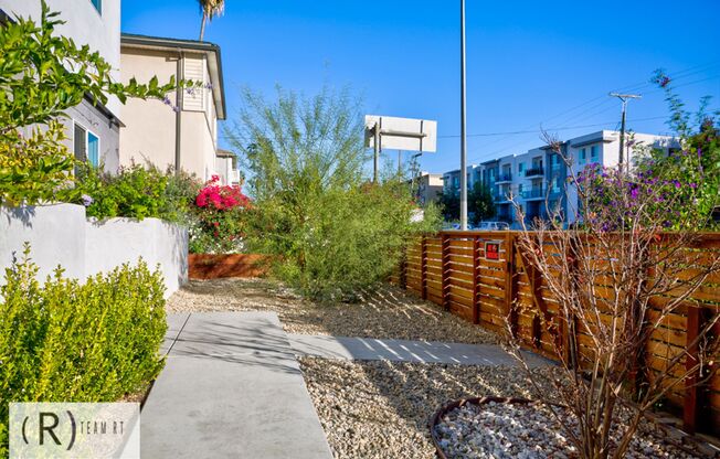 3 beds, 3 baths, 1,565 sqft, $3,600, Unit 11639 1/2 Burbank Blvd