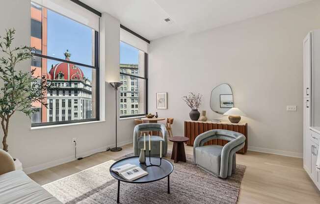 PET FRIENDLY CULTURAL DISTRICT APARTMENTS STEPS FROM UPMC, PNC, HIGHMARK, AND THE STRIP DISTRICT