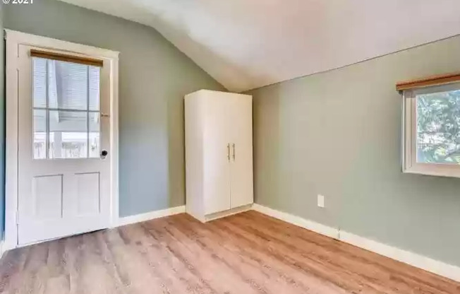 614 11 ST