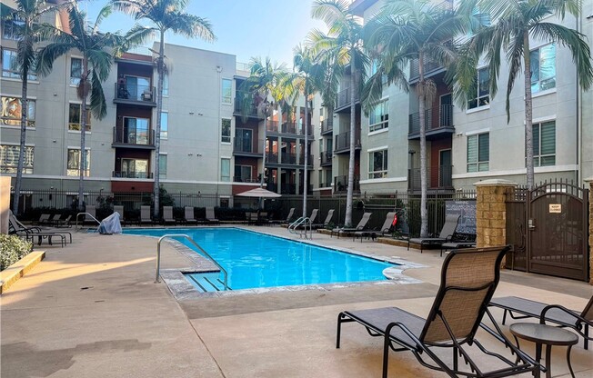1 bed, 1 bath, 735 sqft, $2,400, Unit 120