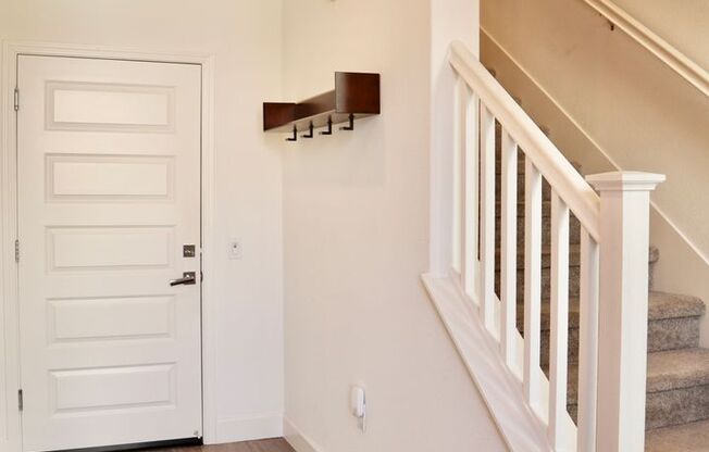 Gorgeous 3-story Townhome Available for Rent! Cherry-Guardino Neighborhood