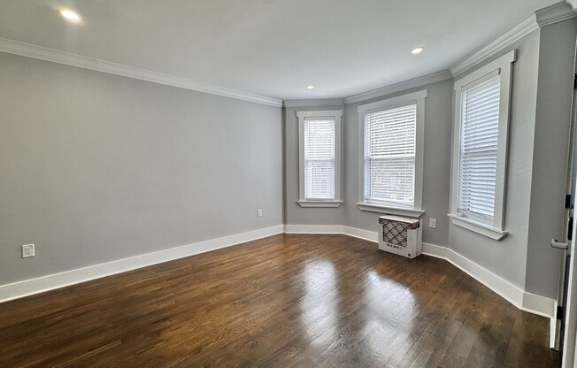 2 beds, 1 bath, 1,000 sqft, $3,300, Unit 3