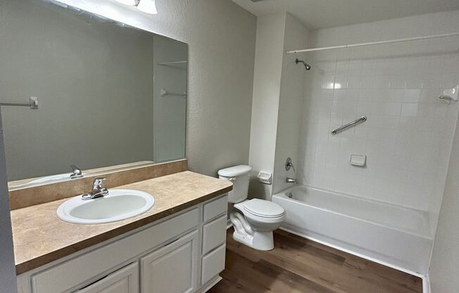 2 beds, 2 baths, 1,000 sqft, $1,499, Unit 205