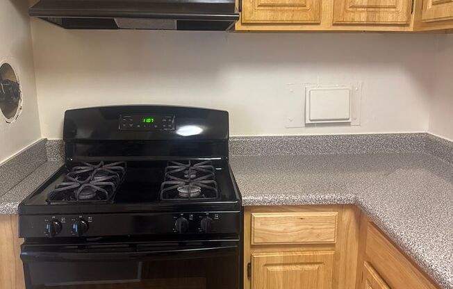3 beds, 2 baths, 1,300 sqft, $2,300, Unit 3412 #203