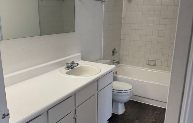 1 bed, 1 bath, 640 sqft, $885, Unit 0706