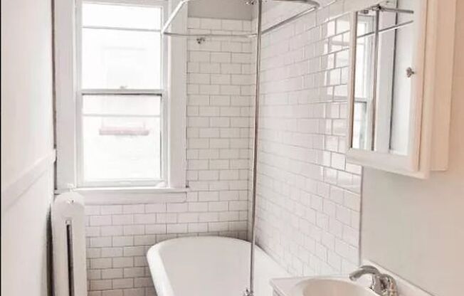 James by The Lakes | 2901 James Ave. S. - 2 Bedrooms Available!