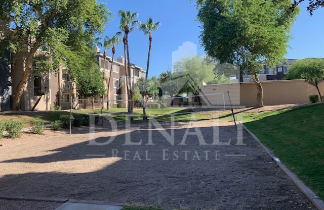 1 bed, 1 bath, 692 sqft, $1,095, Unit 327