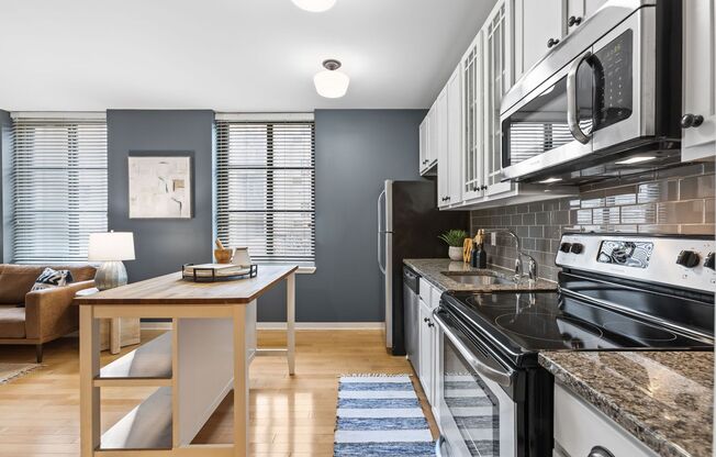 1 bed, 1 bath, 884 sqft, $1,190, Unit #207