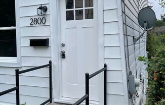 3 beds, 1 bath, $1,725, Unit South Side Slopes