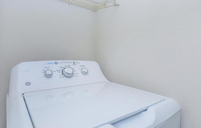 2 beds, 2 baths, 1,211 sqft, $1,690