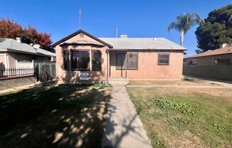 $1,500 Tulare & Chestnut, 3 Bedrooms - E Illinois Ave, Fresno