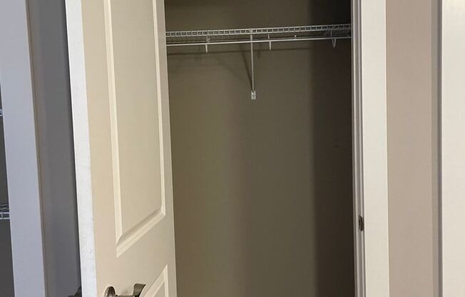 1 bed, 1 bath, 708 sqft, $865, Unit 213