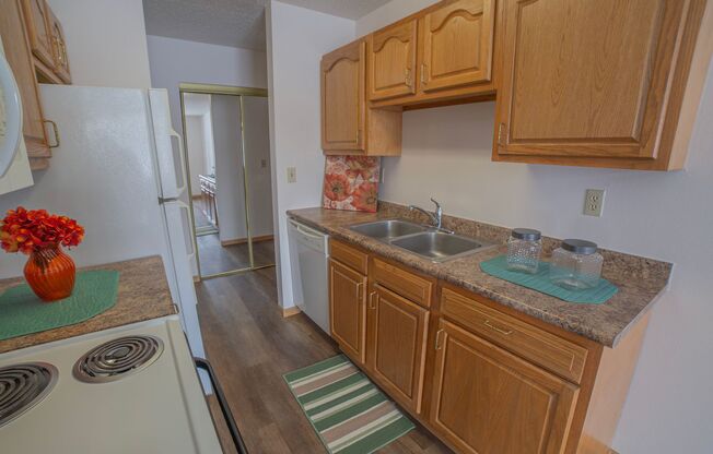 2 beds, 1 bath, 830 sqft, $780, Unit 2502-301