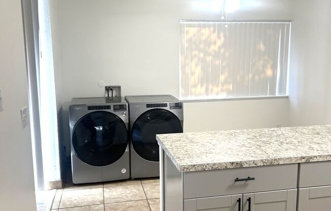 2 beds, 1 bath, 930 sqft, $1,950, Unit X1