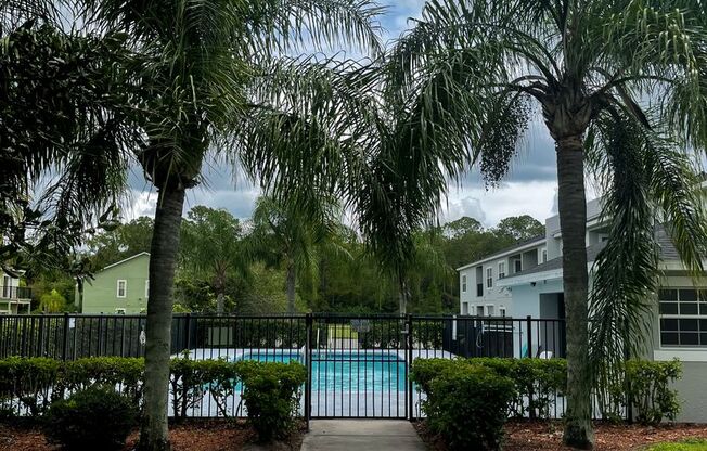 Beautiful Townhouse 3Beds / 2 and Half Bath