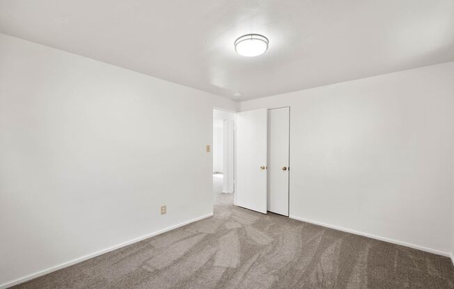 2 beds, 1 bath, 850 sqft, $949, Unit 10615 Lindberg Ave. C2 - Apt. 2