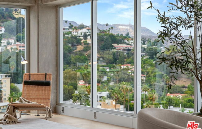 3 beds, 4 baths, 3,580 sqft, $29,900, Unit PHE