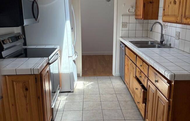 Beautiful 4 bedroom 2 bath home in Newark