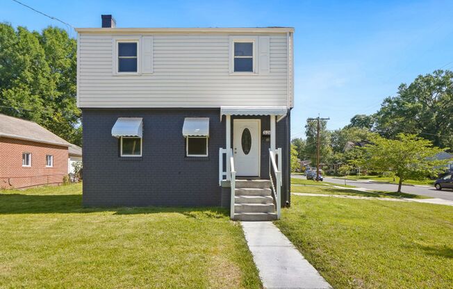 BEAUTIFULLY RENOVATED THREE BEDROOM 2 BATH HOME IN COLLEGE PARK IS IMMEDIATELY AVAILABLE