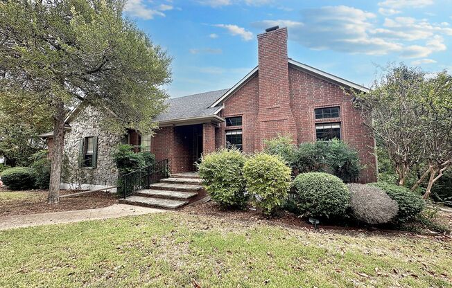 Charming 3-Bedroom Home with 6-Car Garage & Lake Access in Cove Ridge Acres, Heath, TX