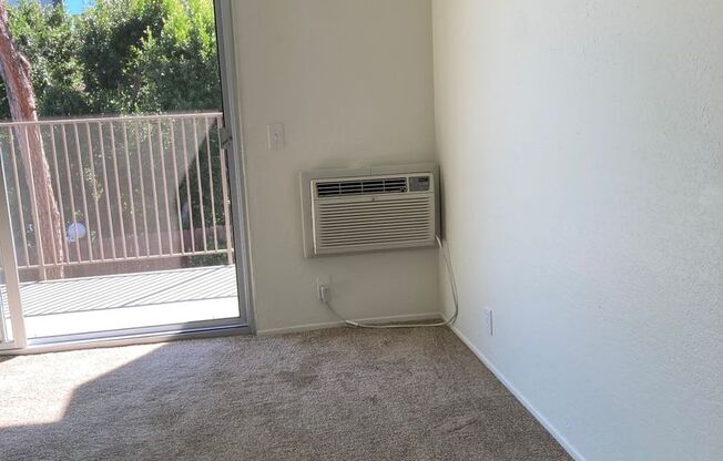2 beds, 1.5 baths, 925 sqft, $2,395, Unit Thorne #06