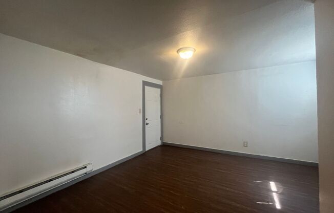 1 bed, 1 bath, 340 sqft, $845, Unit 18