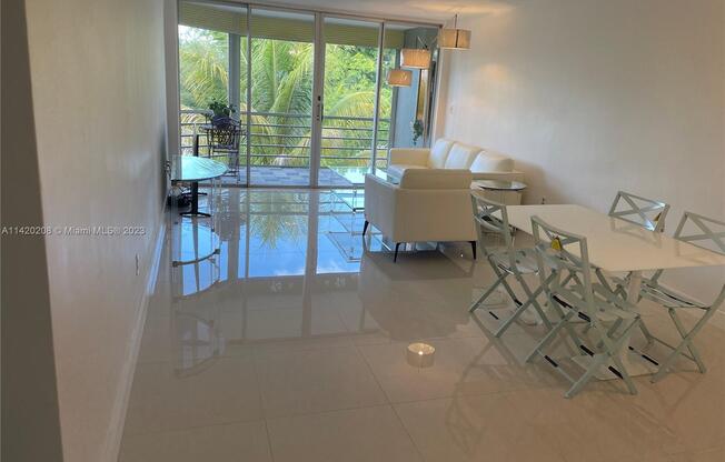 1501 NE 191 ST