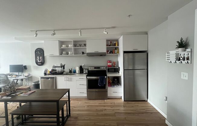 1 bed, 1 bath, 662 sqft, $1,650, Unit NK-704