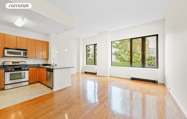 1 bed, 1.5 baths, 902 sqft, $4,800, Unit 1E