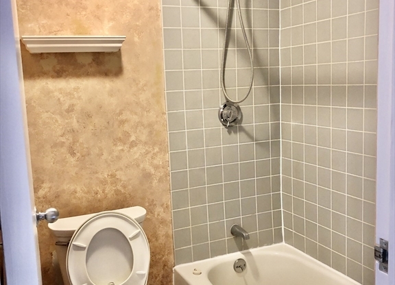 1 bed, 1 bath, 644 sqft, $2,000, Unit 519