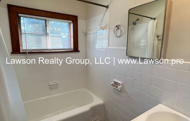 2 beds, 1 bath, $1,395