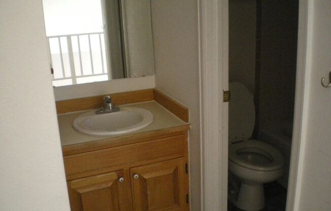 Bright & Convenient Unit in the Heart of Boulder – Walk to CU! Available August 1! 50% off August rent!