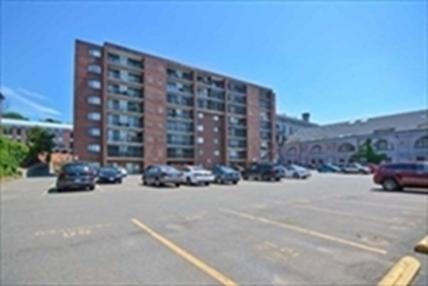 100 HIGH ST
