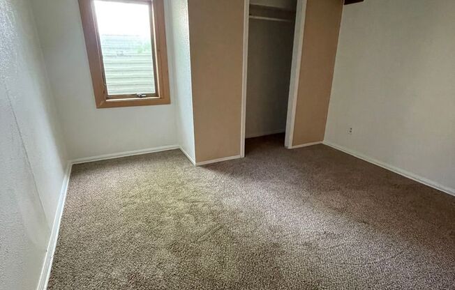 1 bed, 1 bath, $750, Unit Wyoming