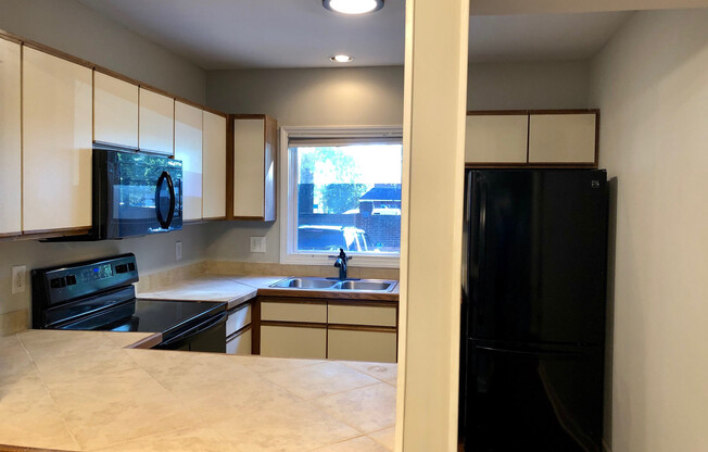 2 beds, 2 baths, $1,995